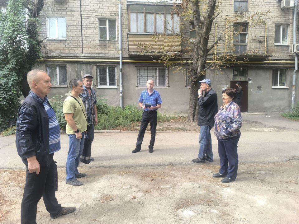 По поручению Главы ДНР Дениса Пушилина 05.09.2025 по адресу: г. Донецк, ул. Куйбышева,40 состоялась встреча с жителями, на которой присутствовал заместитель руководителя Управы Ленинского внутригородского района Анатолий... По поручению Главы ДНР Дениса Пушилина 05.09.2025 по адресу: г. Донецк, ул. Куйбышева,40 состоялась встреча с жителями, на которой присутствовал заместитель руководителя Управы Ленинского внутригородского района Анатолий...