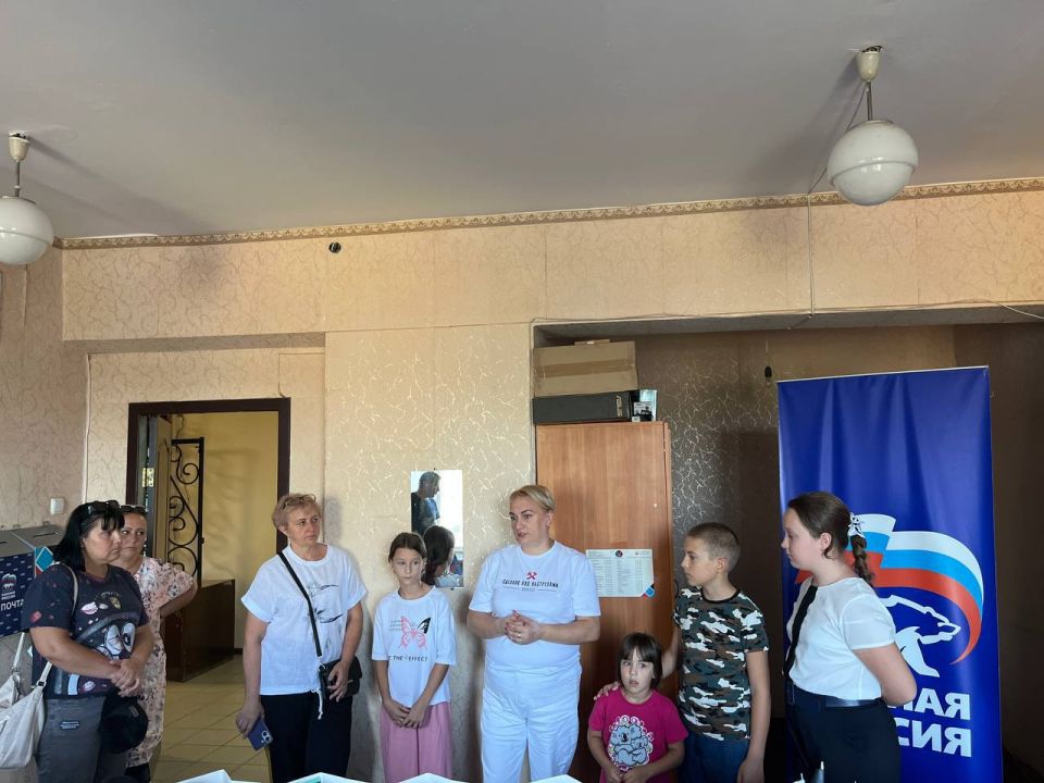 Ко Дню знаний депутаты Народного Совета ДНР приняли участие в доброй и душевной акции - «Собери ребёнка в школу» Ко Дню знаний депутаты Народного Совета ДНР приняли участие в доброй и душевной акции - «Собери ребёнка в школу»
