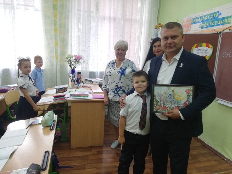 Юрий Атаманов: Побывал сегодня в стенах школы, в которой когда-то я сам был учеником! Юрий Атаманов: Побывал сегодня в стенах школы, в которой когда-то я сам был учеником!