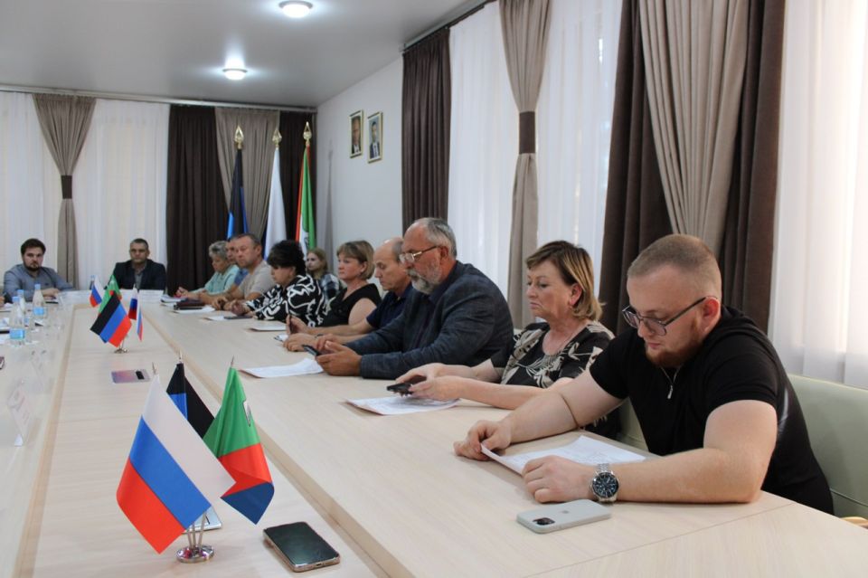 Роман Конев: Состоялось заседание постоянных комитетов Горловского городского совета Донецкой Народной Республики первого созыва Роман Конев: Состоялось заседание постоянных комитетов Горловского городского совета Донецкой Народной Республики первого созыва