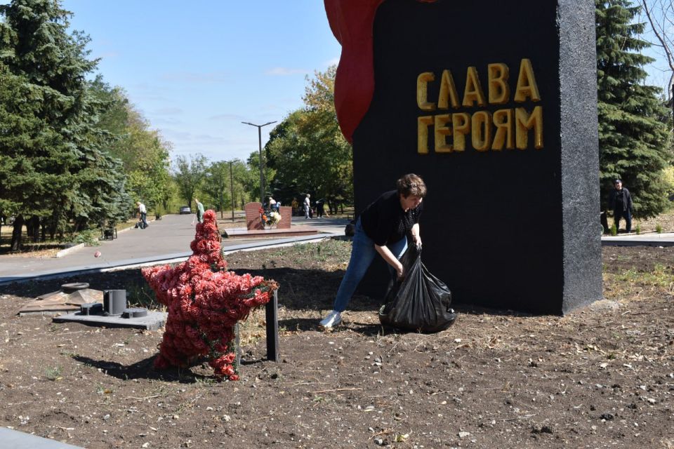 В Кировском прошел субботник В Кировском прошел субботник
