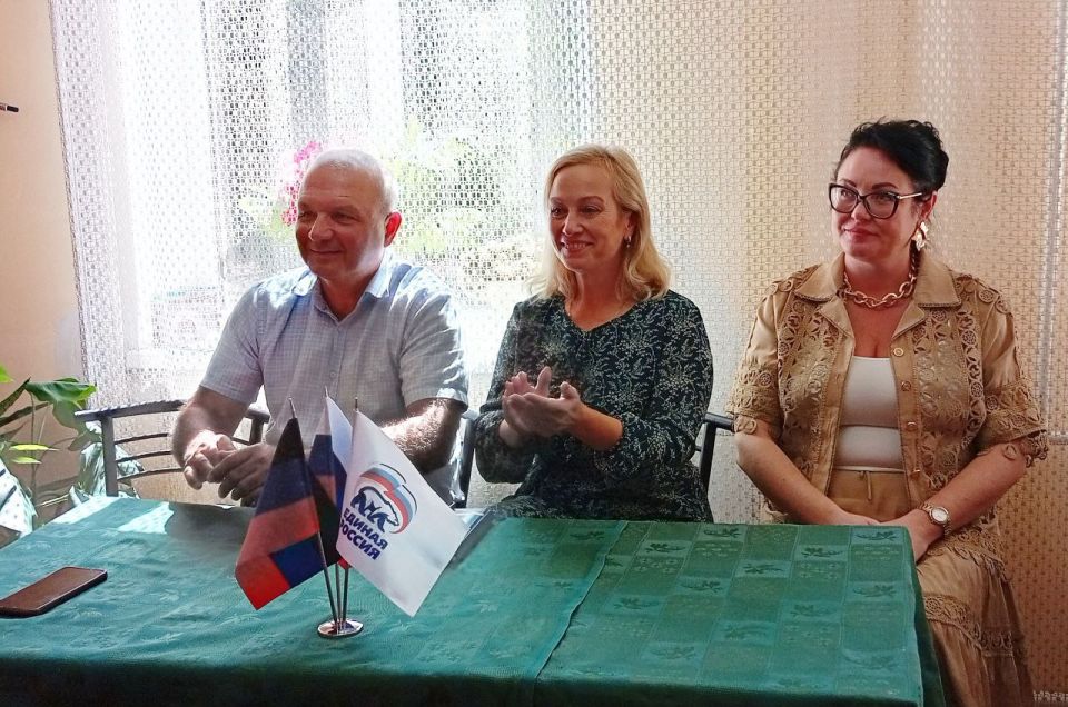 Наталья Бегуненко: В рамках проекта «Старшее поколение» партии Единая Россия в «Центре социального обслуживания населения Петровского района города Донецка» прошло мероприятие, приуроченное ко Дню освобождения Донбасса от... Наталья Бегуненко: В рамках проекта «Старшее поколение» партии Единая Россия в «Центре социального обслуживания населения Петровского района города Донецка» прошло мероприятие, приуроченное ко Дню освобождения Донбасса от...