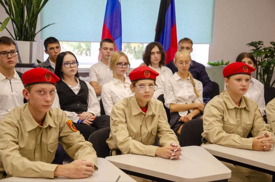 Мост памяти: Донбасс и Россия чтят героев вместе Мост памяти: Донбасс и Россия чтят героев вместе