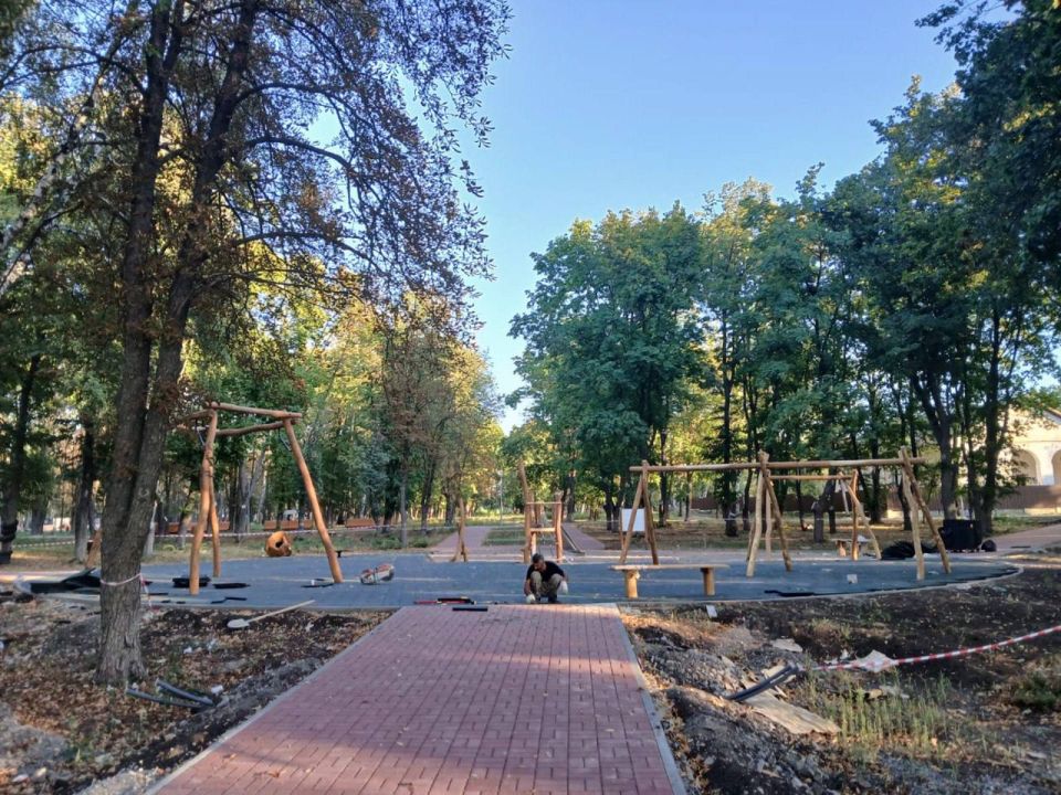 Летний парк Волновахи станет символом сотрудничества Ямала и Донбасса Летний парк Волновахи станет символом сотрудничества Ямала и Донбасса