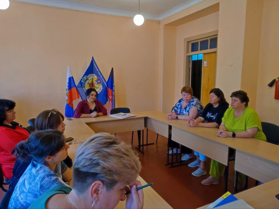 В Докучаевске продолжаются встречи с жителями В Докучаевске продолжаются встречи с жителями