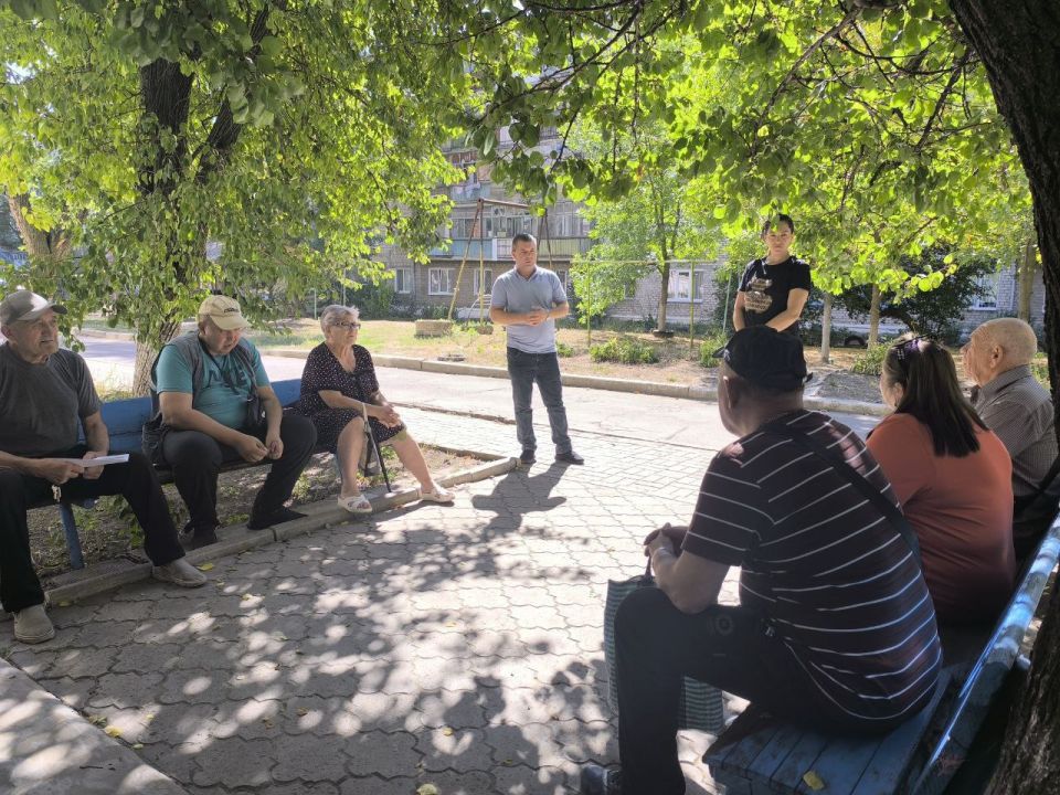 В Докучаевске проходят регулярные встречи с жителями В Докучаевске проходят регулярные встречи с жителями