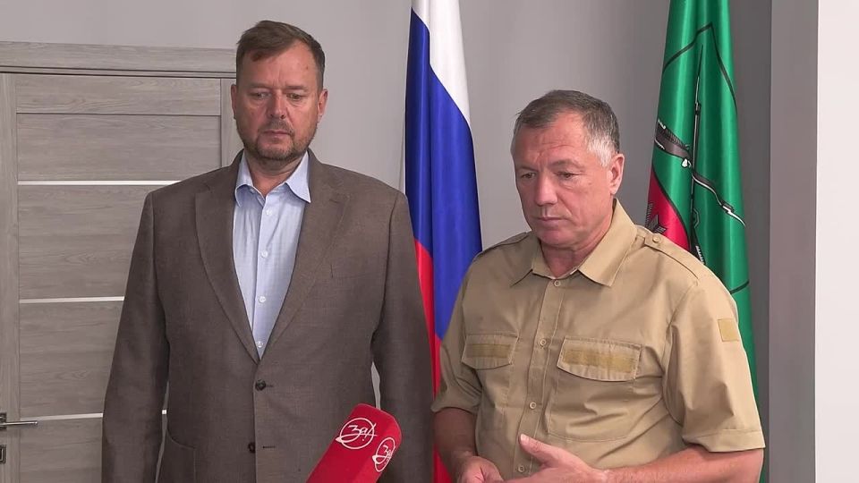 Марат Хуснуллин: Завершая рабочую поездку в регион, вместе с губернатором Евгением Витальевичем Балицким провели совещание по социально-экономическому развитию