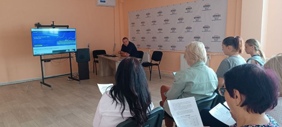 С 1 по 30 сентября во всех регионах страны проходит Всероссийская просветительская акция «Поделись своим знанием» С 1 по 30 сентября во всех регионах страны проходит Всероссийская просветительская акция «Поделись своим знанием»