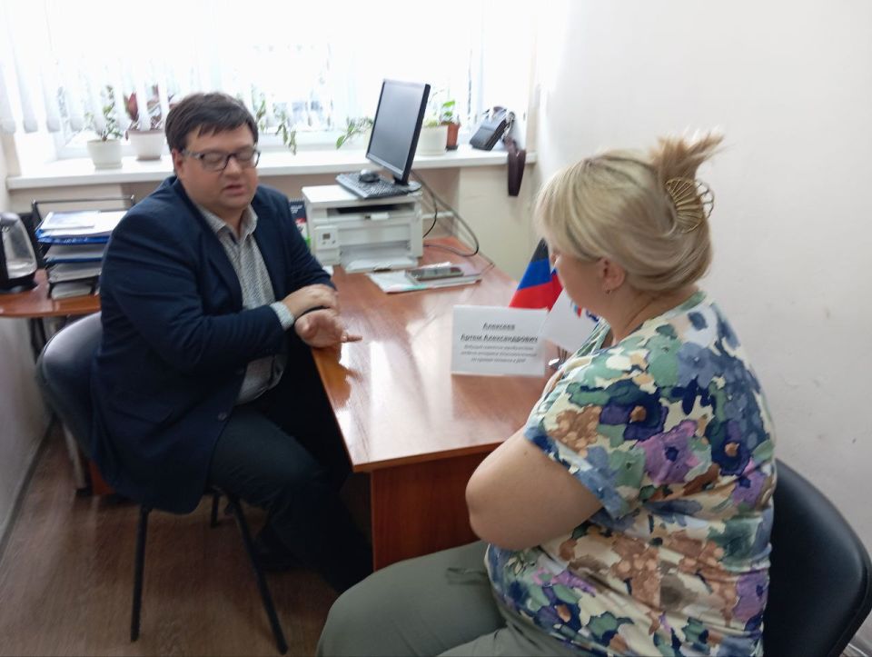 Сегодня, 5 сентября, в Общественной приемной Партии «Единая Россия» в Ворошиловском внутригородском районе города Донецка личный прием провел ведущий советник юридического отдела Уполномоченного по правам человека в ДНР... Сегодня, 5 сентября, в Общественной приемной Партии «Единая Россия» в Ворошиловском внутригородском районе города Донецка личный прием провел ведущий советник юридического отдела Уполномоченного по правам человека в ДНР...