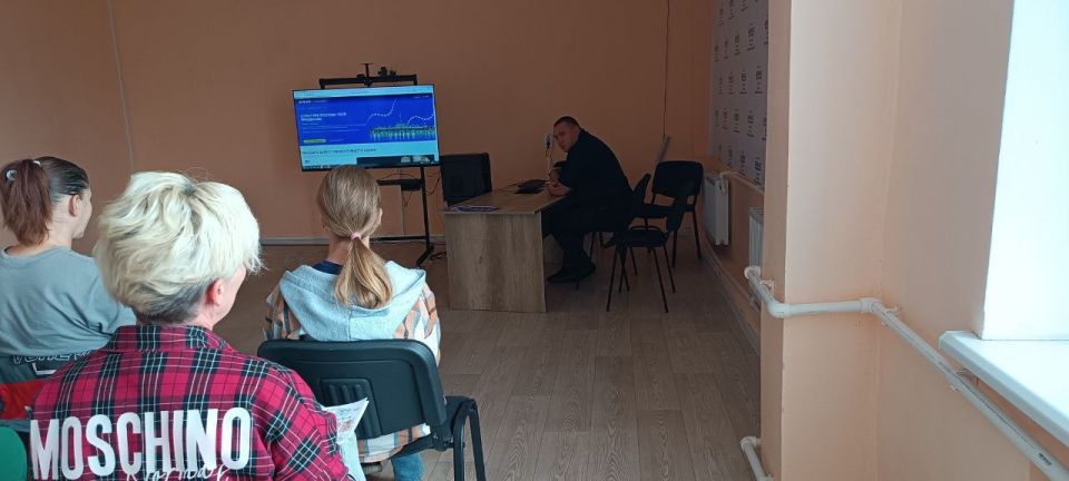 С 1 по 30 сентября во всех регионах страны проходит Всероссийская просветительская акция «Поделись своим знанием» С 1 по 30 сентября во всех регионах страны проходит Всероссийская просветительская акция «Поделись своим знанием»