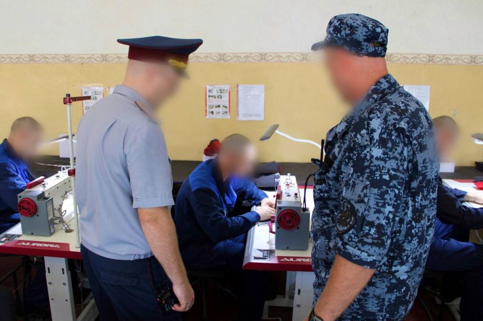 Шанс на новую жизнь: в исправительной колонии ДНР открыли швейный цех Шанс на новую жизнь: в исправительной колонии ДНР открыли швейный цех