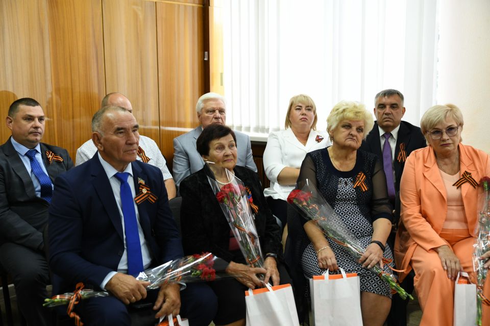 В День освобождения Макеевки от немецко-фашистских захватчиков прошла торжественная встреча с активом городского совета ветеранов В День освобождения Макеевки от немецко-фашистских захватчиков прошла торжественная встреча с активом городского совета ветеранов