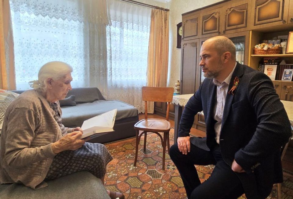 Сергей Желновач: В преддверии памятной даты освобождения Донбасса от немецко-фашистских захватчиков, навестил и поздравил Марию Семеновну Шевченко, ветерана Великой Отечественной войны и Почетного гражданина города Сергей Желновач: В преддверии памятной даты освобождения Донбасса от немецко-фашистских захватчиков, навестил и поздравил Марию Семеновну Шевченко, ветерана Великой Отечественной войны и Почетного гражданина города