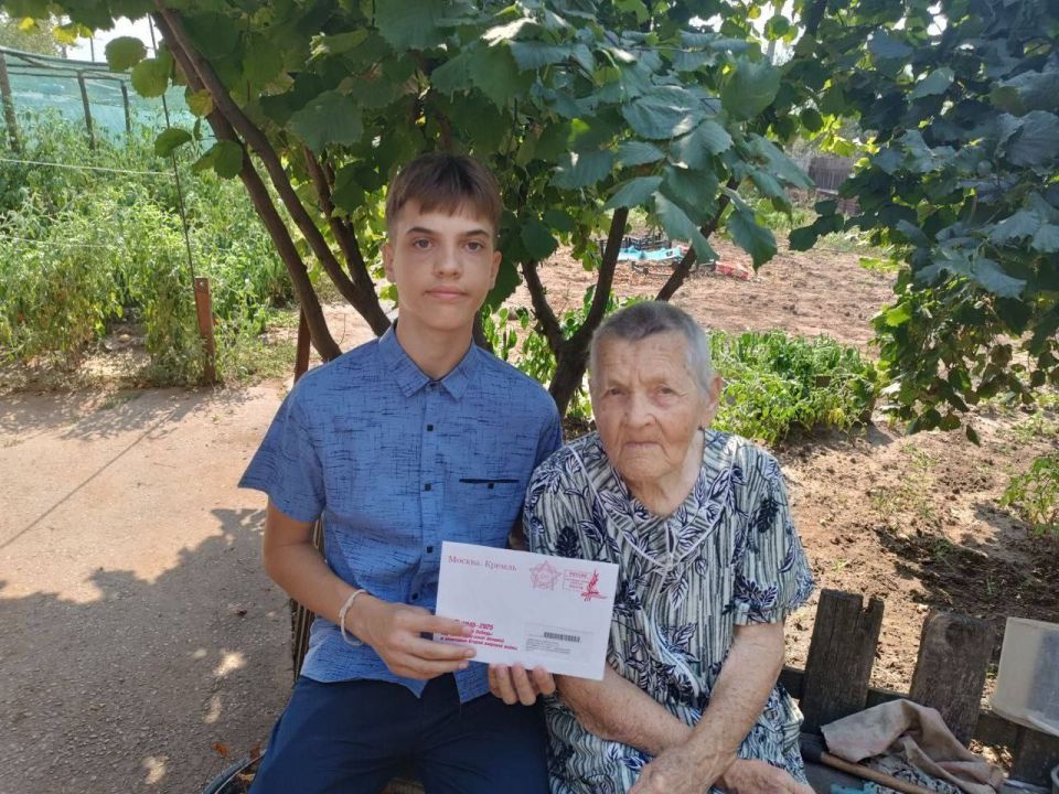 Сергей Желновач: В честь 80-летия Победы над милитаристской Японией и окончания Второй мировой войны жители городского округа Дебальцево получили поздравительные письма от Президента Российской Федерации - Владимир... Сергей Желновач: В честь 80-летия Победы над милитаристской Японией и окончания Второй мировой войны жители городского округа Дебальцево получили поздравительные письма от Президента Российской Федерации - Владимир...