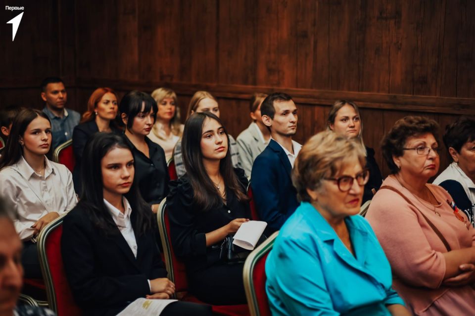 Имена, вышедшие из забвенья Имена, вышедшие из забвенья