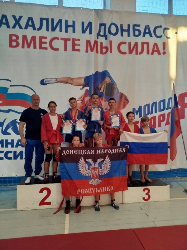 Александр Шатов: В Шахтерске прошло первенство по самбо Александр Шатов: В Шахтерске прошло первенство по самбо