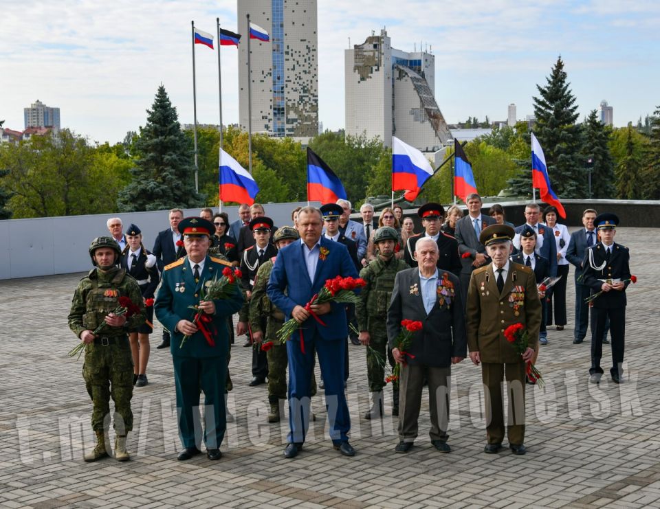 Краткий обзор главных событий Донецка за прошедшую неделю: Краткий обзор главных событий Донецка за прошедшую неделю: