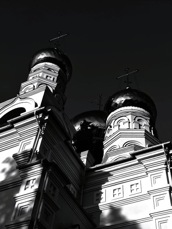 Владивосток не стал очередным, но одним из тех городов России, которые уничтожают в щепки миф о том, что только Москва и Питер представляют какой-то интерес кому-то помимо местных жителей Владивосток не стал очередным, но одним из тех городов России, которые уничтожают в щепки миф о том, что только Москва и Питер представляют какой-то интерес кому-то помимо местных жителей