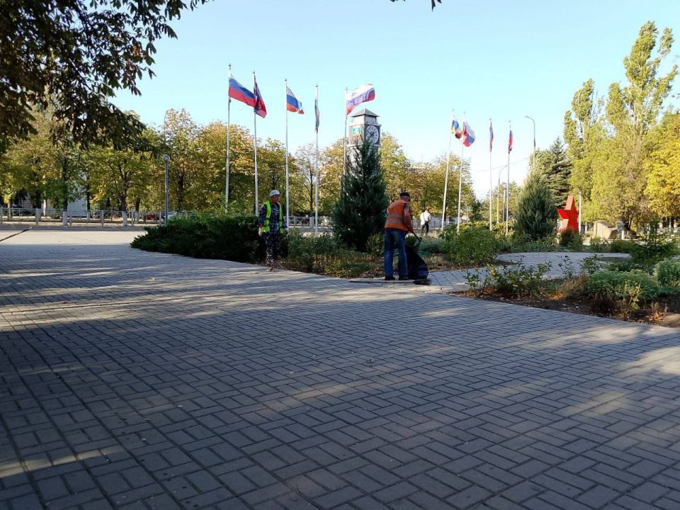 Помним, чтобы жить!. Накануне годовщины освобождения Донбасса от немецко-фашистских захватчиков, в рамках партийного проекта «Чистая среда», по инициативе координатора проекта Михаила Станиславовича Агурбаша, неравнодушные... Помним, чтобы жить!. Накануне годовщины освобождения Донбасса от немецко-фашистских захватчиков, в рамках партийного проекта «Чистая среда», по инициативе координатора проекта Михаила Станиславовича Агурбаша, неравнодушные...