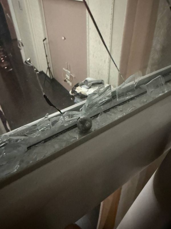Киевский режим нанес несколько ударов по Калининскому району Донецка и Макеевке вечером воскресенья Киевский режим нанес несколько ударов по Калининскому району Донецка и Макеевке вечером воскресенья