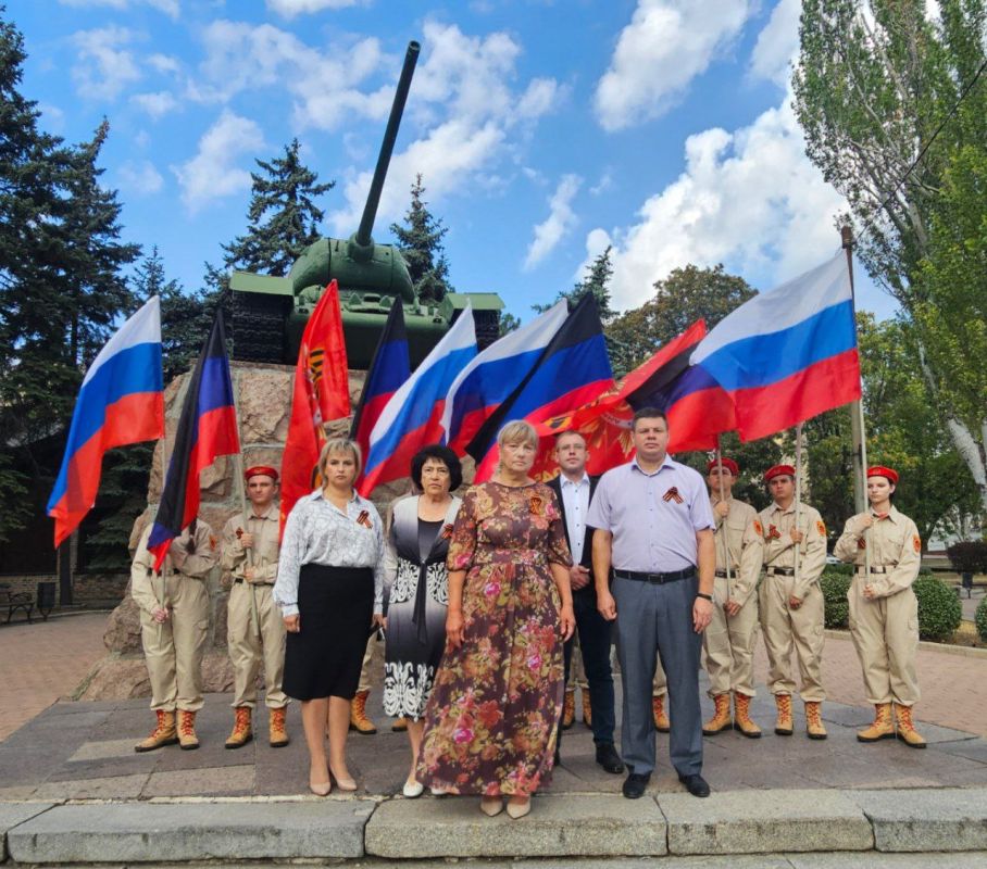 Татьяна Копылова: В рамках празднования Дня освобождения Донбасса в Ворошиловском районе прошла памятная церемония возложения цветов Татьяна Копылова: В рамках празднования Дня освобождения Донбасса в Ворошиловском районе прошла памятная церемония возложения цветов