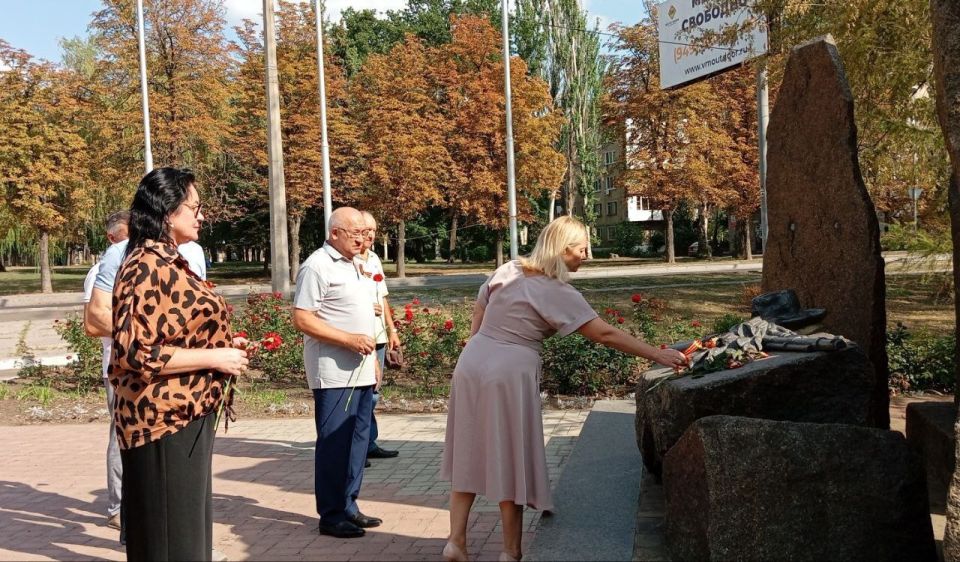 Наталья Бегуненко: Сегодня, 8 сентября, во «Дворце культуры им. Г. И. Петровского» состоялся концерт «Этот день нам не забыть никогда!», приуроченный ко Дню освобождения Донбасса Наталья Бегуненко: Сегодня, 8 сентября, во «Дворце культуры им. Г. И. Петровского» состоялся концерт «Этот день нам не забыть никогда!», приуроченный ко Дню освобождения Донбасса