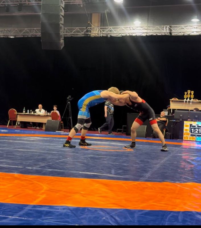 Врио министра спорта и туризма ДНР Евгений Ширшов рассказа о победах борцов ДНР: Врио министра спорта и туризма ДНР Евгений Ширшов рассказа о победах борцов ДНР: