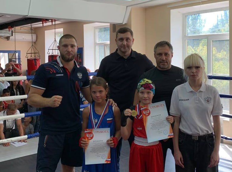 В Макеевка 6-7 сентября прошел "Открытый ринг по боксу памяти выдающихся тренеров - преподавателей по боксу Нестеренко В.Н., Вдовенко В.И., Лещенко Г.Ф. и Забайрацкого В.И." В Макеевка 6-7 сентября прошел "Открытый ринг по боксу памяти выдающихся тренеров - преподавателей по боксу Нестеренко В.Н., Вдовенко В.И., Лещенко Г.Ф. и Забайрацкого В.И."