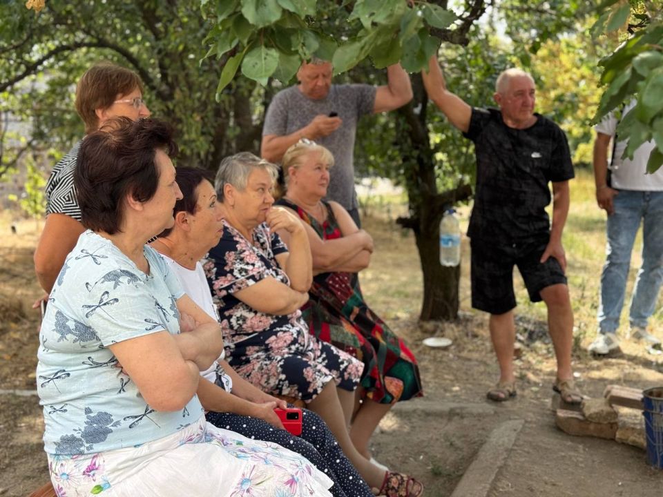 Денис Зубов: Сход граждан. 8 сентября заместитель главы администрации, Александр Кузнецов, ответил на вопросы горожан, касающиеся насущных проблем в сфере ЖКХ и социальной сферы Денис Зубов: Сход граждан. 8 сентября заместитель главы администрации, Александр Кузнецов, ответил на вопросы горожан, касающиеся насущных проблем в сфере ЖКХ и социальной сферы