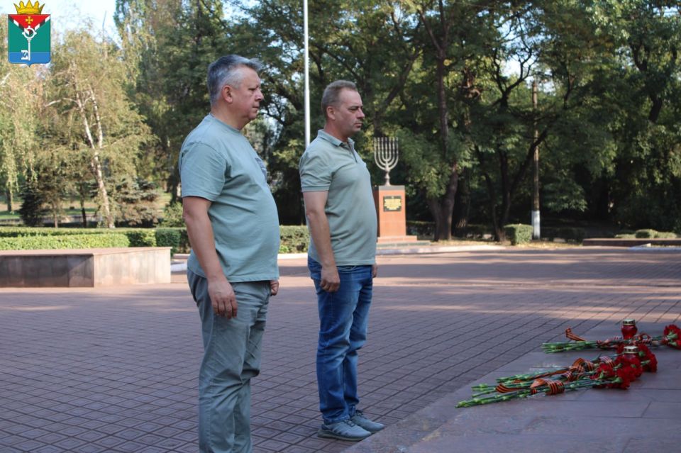 Александр Петрикин: Ко Дню освобождения Донбасса от немецко-фашистских захватчиков краснолиманцы посетили мемориальные памятные места Донбасса Александр Петрикин: Ко Дню освобождения Донбасса от немецко-фашистских захватчиков краснолиманцы посетили мемориальные памятные места Донбасса