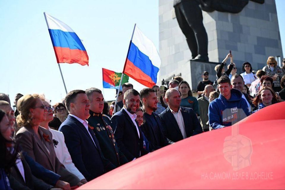 На Саур-Могиле прошли торжественные мероприятия, посвященные 82-й годовщине освобождения Донбасса от немецко-фашистских захватчиков На Саур-Могиле прошли торжественные мероприятия, посвященные 82-й годовщине освобождения Донбасса от немецко-фашистских захватчиков