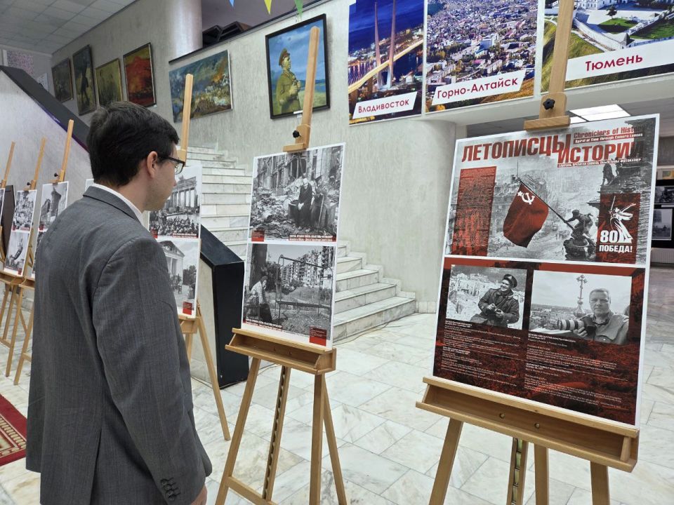 По случаю 3-й годовщины воссоединения Донецкой Народной Республики, Луганской Народной Республики, Запорожской и Херсонской областей с Россией в Русском доме в Улан-Баторе при поддержке Посольства России состоялось открытие... По случаю 3-й годовщины воссоединения Донецкой Народной Республики, Луганской Народной Республики, Запорожской и Херсонской областей с Россией в Русском доме в Улан-Баторе при поддержке Посольства России состоялось открытие...