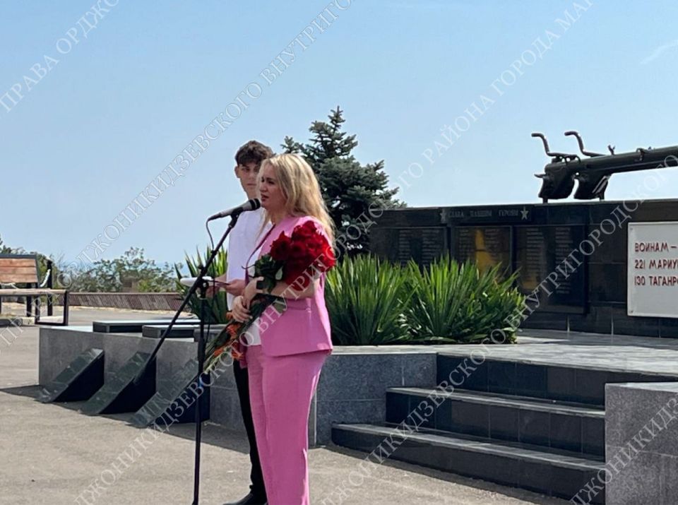 Почтили память освободителей Мариуполя от немецко-фашистских захватчиков в годы Великой Отечественной войны Почтили память освободителей Мариуполя от немецко-фашистских захватчиков в годы Великой Отечественной войны