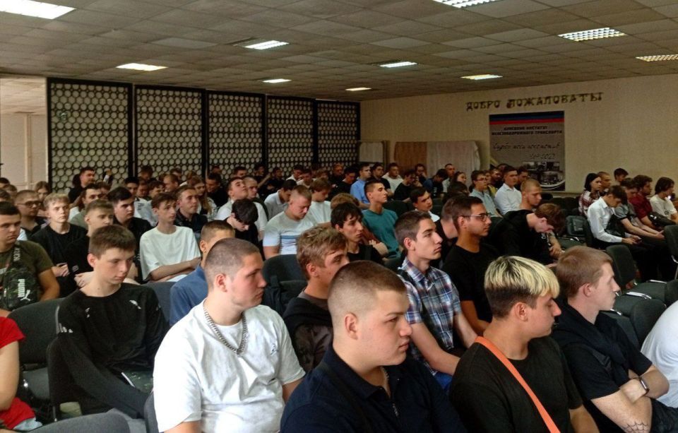 Сегодня, 8 сентября в Донецкой Народной Республике отмечается праздник, который по важности можно сравнить с Днем Победы — это День освобождения Донбасса от немецко-фашистских захватчиков Сегодня, 8 сентября в Донецкой Народной Республике отмечается праздник, который по важности можно сравнить с Днем Победы — это День освобождения Донбасса от немецко-фашистских захватчиков
