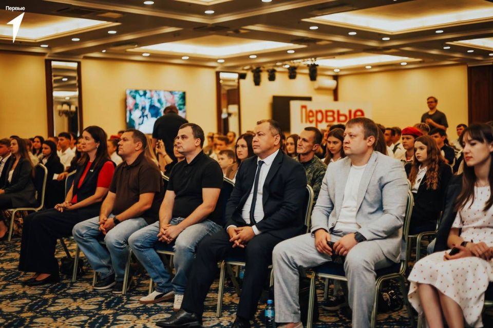 Александр Волошин: Накануне Дня освобождения Донбасса от немецко-фашистских захватчиков в Донецке состоялось знаковое событие: региональный слет хранителей истории в рамках проекта «В списках не значился. Сталинская область» Александр Волошин: Накануне Дня освобождения Донбасса от немецко-фашистских захватчиков в Донецке состоялось знаковое событие: региональный слет хранителей истории в рамках проекта «В списках не значился. Сталинская область»