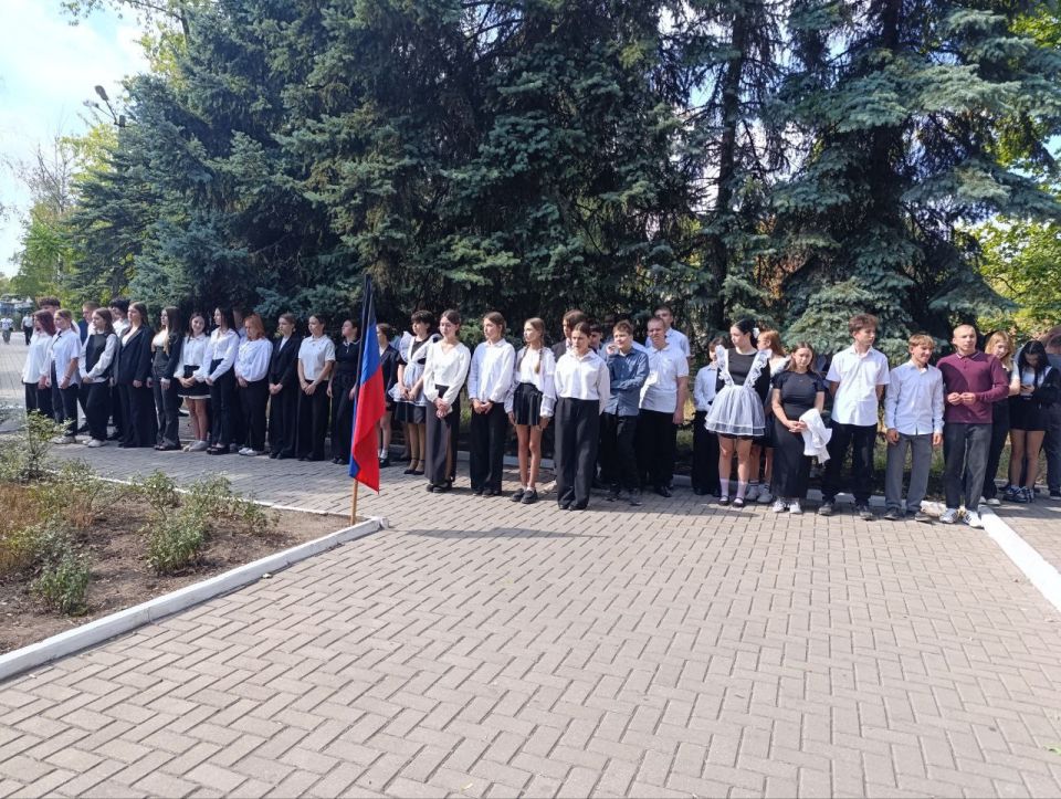 В Ждановке прошло мероприятие, посвященное Дню освобождения Донбасса В Ждановке прошло мероприятие, посвященное Дню освобождения Донбасса
