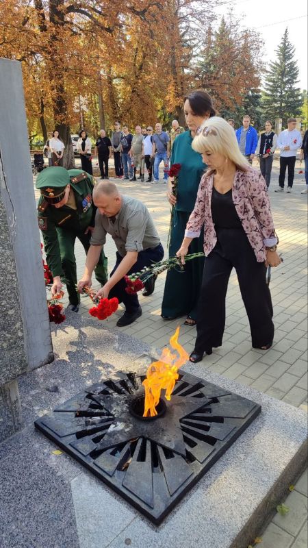 В Харцызске прошло памятное мероприятие ко Дню освобождения Донбасса В Харцызске прошло памятное мероприятие ко Дню освобождения Донбасса
