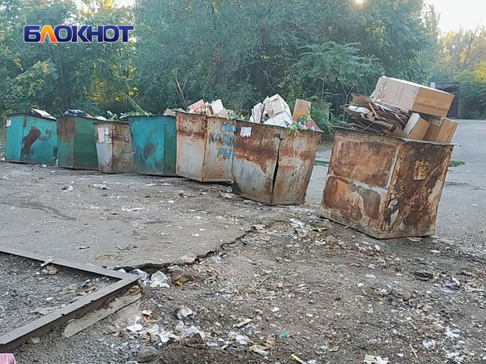 После жалоб свалку на улице Бирюзова убрали, но есть нюанс После жалоб свалку на улице Бирюзова убрали, но есть нюанс