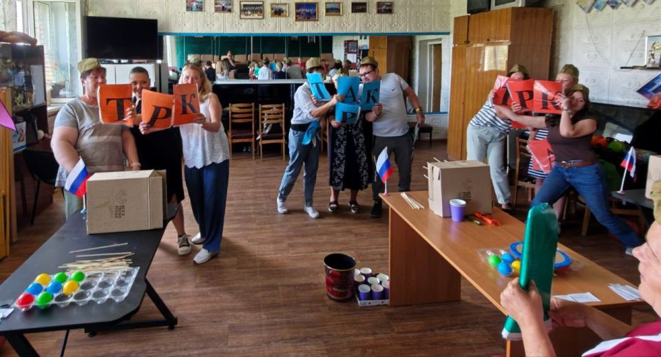 Воспитываем патриотов!. В преддверии Дня освобождения Донбасса на собрании актива первичного отделения Единой России №183 обсудили новые подходы к патриотическому воспитанию в рамках партийных проектов «Историческая память»... Воспитываем патриотов!. В преддверии Дня освобождения Донбасса на собрании актива первичного отделения Единой России №183 обсудили новые подходы к патриотическому воспитанию в рамках партийных проектов «Историческая память»...
