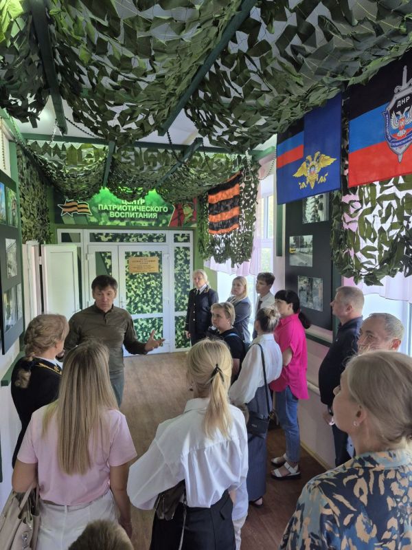 В преддверии празднования Дня освобождения Донбасса членами Совета регионального отделения Российского объединения судей в Донецкой Народной Республике Карташевой И.А. и Кулагиной А.С. организовано посещение музея боевой и... В преддверии празднования Дня освобождения Донбасса членами Совета регионального отделения Российского объединения судей в Донецкой Народной Республике Карташевой И.А. и Кулагиной А.С. организовано посещение музея боевой и...