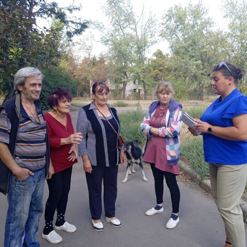 Во исполнение поручения Главы Донецкой Народной Республики Дениса Владимировича Пушилина о ведении постоянного диалога с жителями республики, заведующий Новолуганского территориального сектора Во исполнение поручения Главы Донецкой Народной Республики Дениса Владимировича Пушилина о ведении постоянного диалога с жителями республики, заведующий Новолуганского территориального сектора