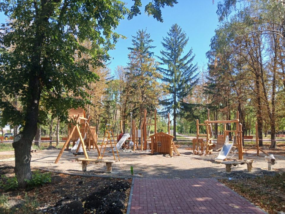 Летний парк Волновахи становится символом сотрудничества Ямала и Донбасса Летний парк Волновахи становится символом сотрудничества Ямала и Донбасса