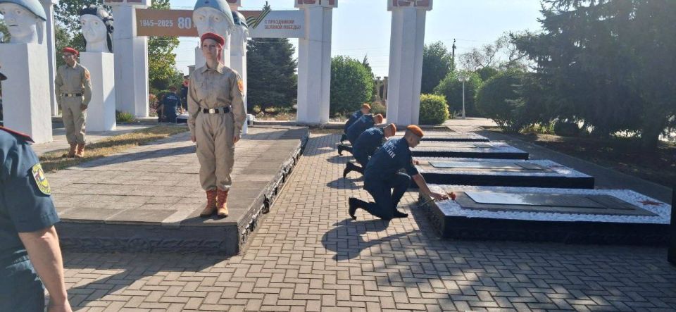В селе Урзуф почтили память героев, освободивших Донбасс В селе Урзуф почтили память героев, освободивших Донбасс