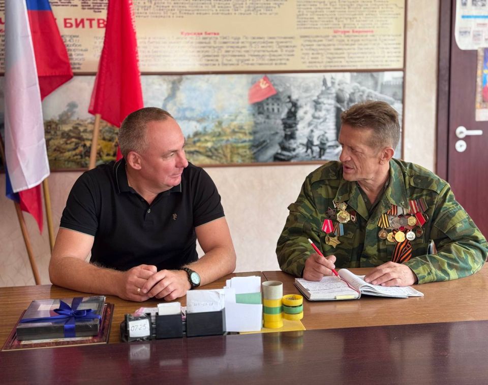 Михаил Меренков: Сегодня с председателем Общественной Буденновской районной организации ветеранов Николаем Охрименко обсудили вопросы по взаимодействию проведения мероприятий, направленных на поддержку участников СВО и... Михаил Меренков: Сегодня с председателем Общественной Буденновской районной организации ветеранов Николаем Охрименко обсудили вопросы по взаимодействию проведения мероприятий, направленных на поддержку участников СВО и...