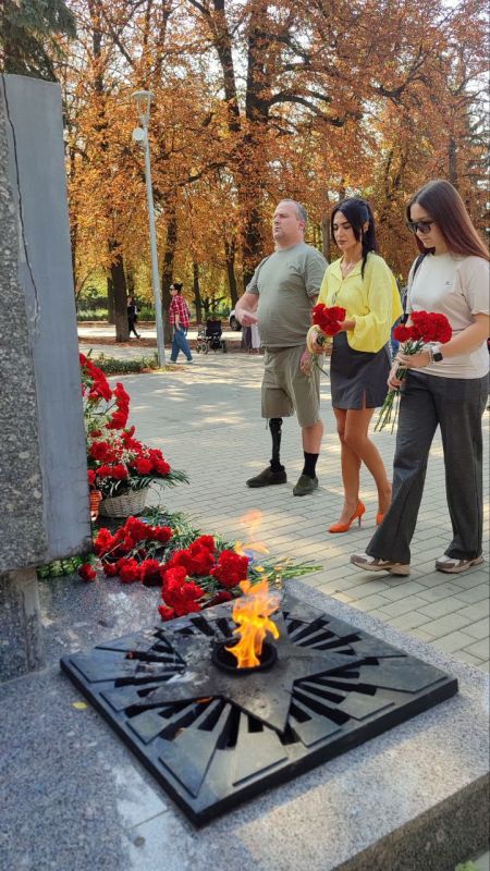 В Харцызске прошло памятное мероприятие ко Дню освобождения Донбасса В Харцызске прошло памятное мероприятие ко Дню освобождения Донбасса