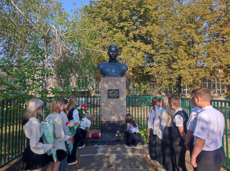 Сергей Желновач: 8 сентября в Донецкой Народной Республике отмечают одну из главнейших дат истории - День освобождения Донбасса Сергей Желновач: 8 сентября в Донецкой Народной Республике отмечают одну из главнейших дат истории - День освобождения Донбасса