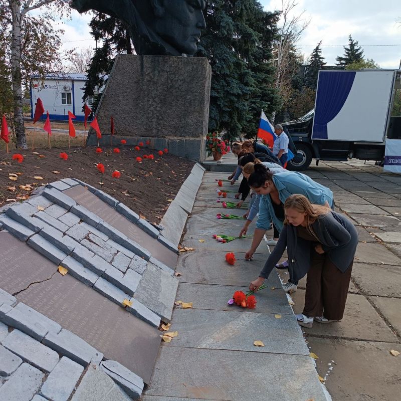 В Старобешевском округе почтили память освободителей Донбасса В Старобешевском округе почтили память освободителей Донбасса