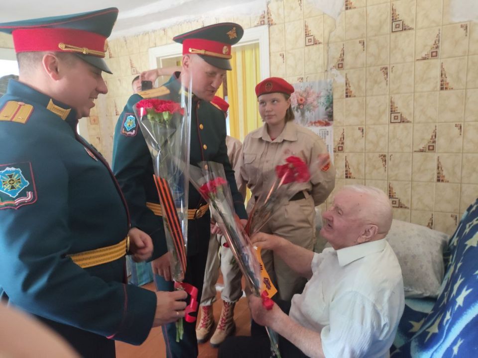 #СветПамяти. Добровольцы организовали трогательную акцию «Свет памяти: с любовью к ветеранам» #СветПамяти. Добровольцы организовали трогательную акцию «Свет памяти: с любовью к ветеранам»