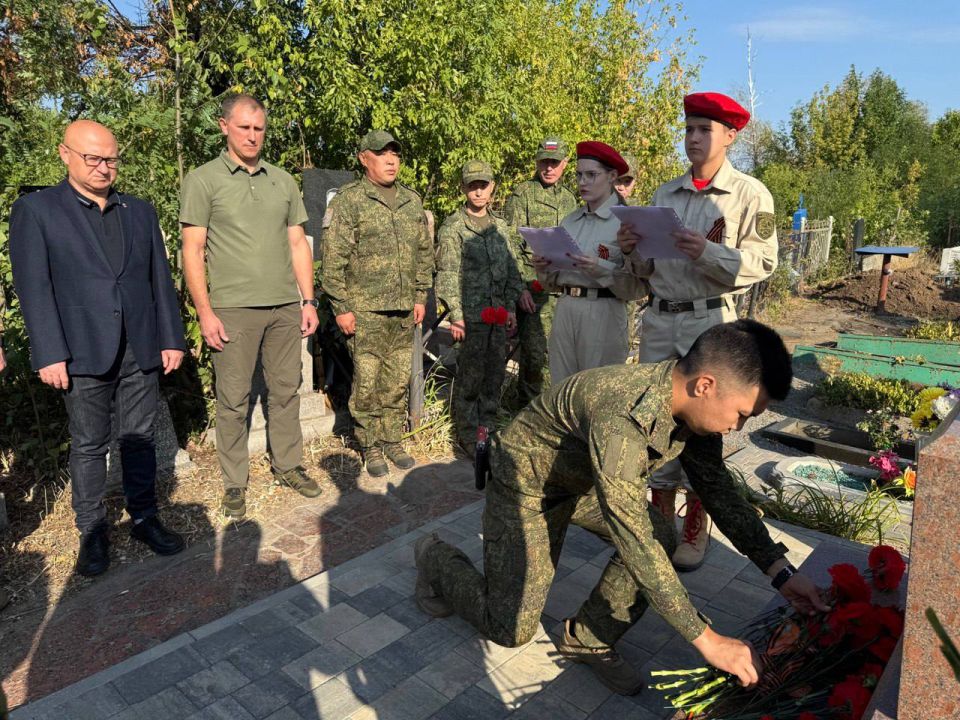 Александр Шатов: В Шахтерске почтили память Героя Советского Союза Александр Шатов: В Шахтерске почтили память Героя Советского Союза