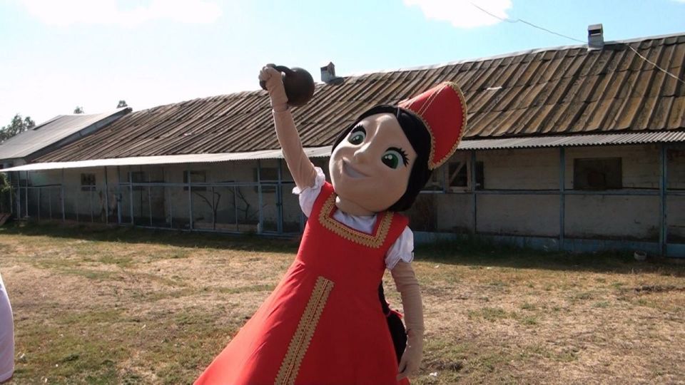 В рамках партийного проекта «Крепкая семья» состоялось очередное детское мероприятие, организованное Мангушским местным отделением партии «Единая Россия» совместно с Советом женщин округа на свежем воздухе, на территории... В рамках партийного проекта «Крепкая семья» состоялось очередное детское мероприятие, организованное Мангушским местным отделением партии «Единая Россия» совместно с Советом женщин округа на свежем воздухе, на территории...